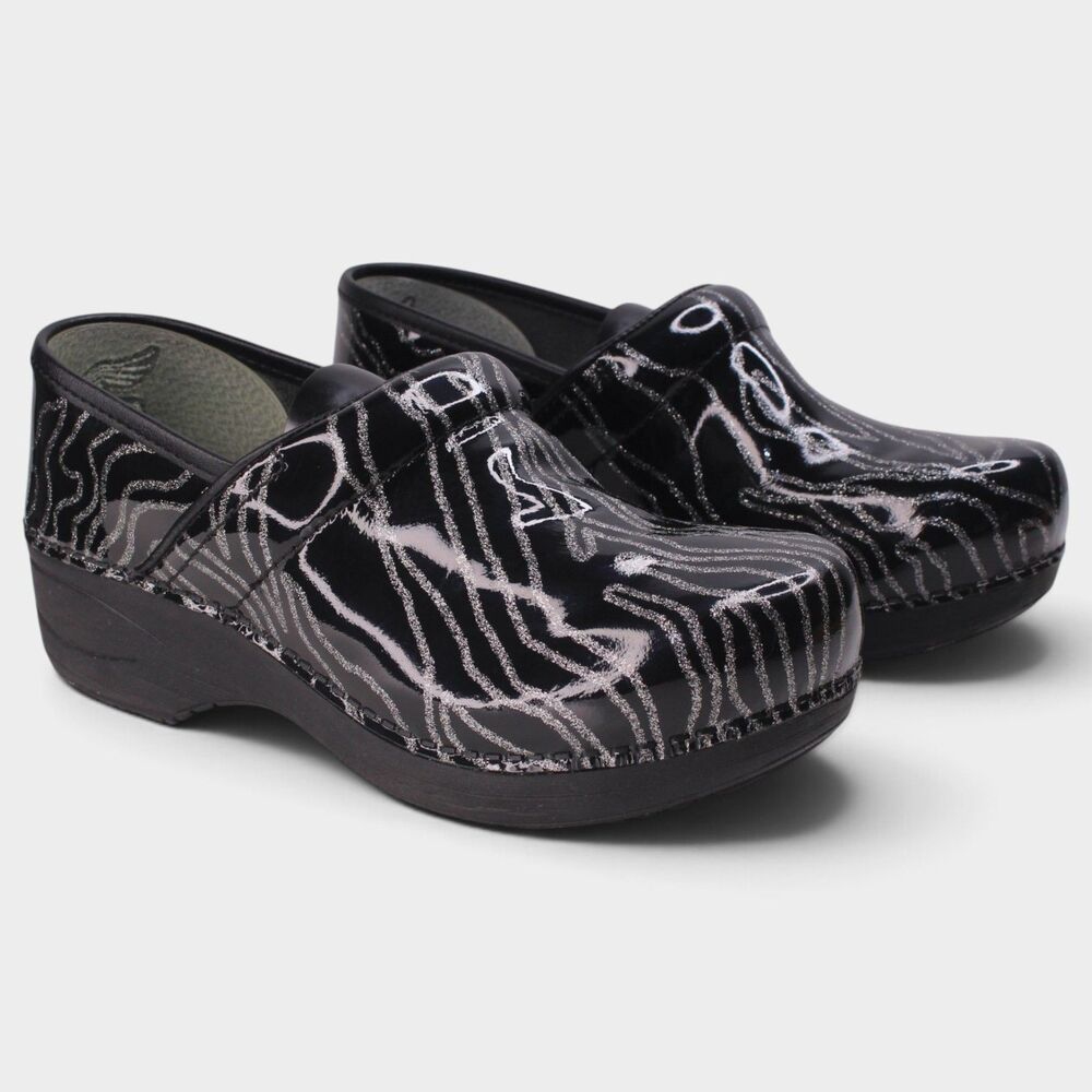 Dansko XP 2.0 Glitter Waves Patent Clogs Women 37